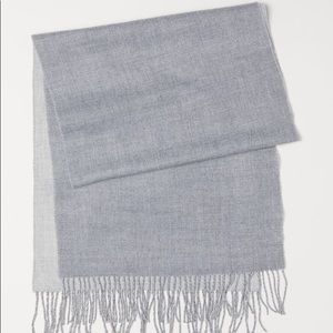 H & M grey scarf